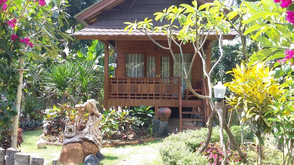 Khoo Villa Senggigi Bagian luar foto