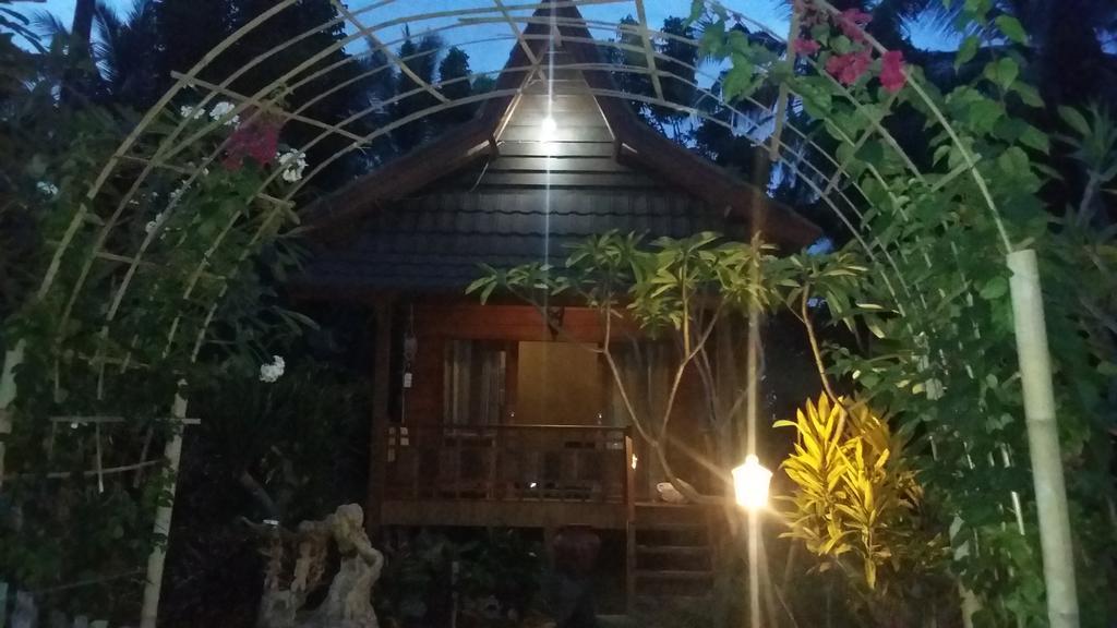 Khoo Villa Senggigi Bagian luar foto